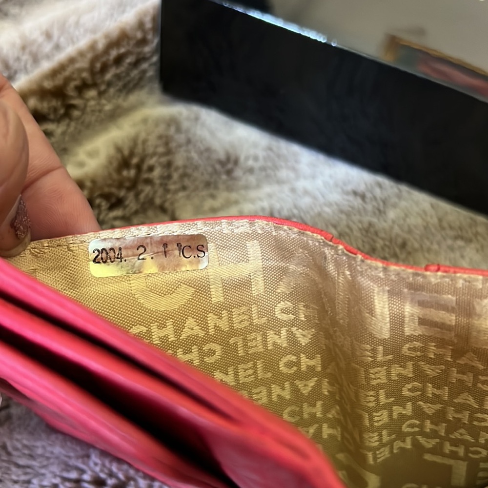 Authentic Chanel leather icon line wallet with red Lambskin leather - Picture 8 of 11